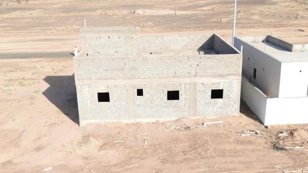 2-فيلا سكنـية (عظم )بحـي الروضــة