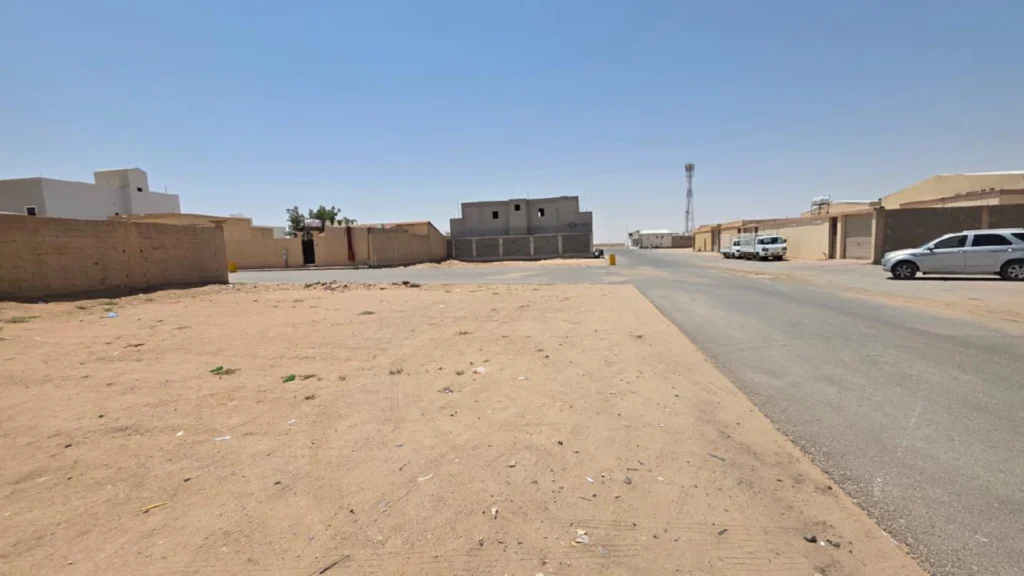 2- أرض سكنية بحي فليج