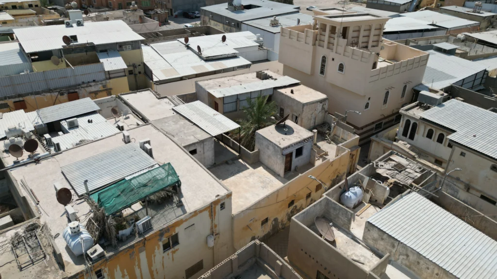 2-بيت شعبي 374.03م2 في بلدة الطرف