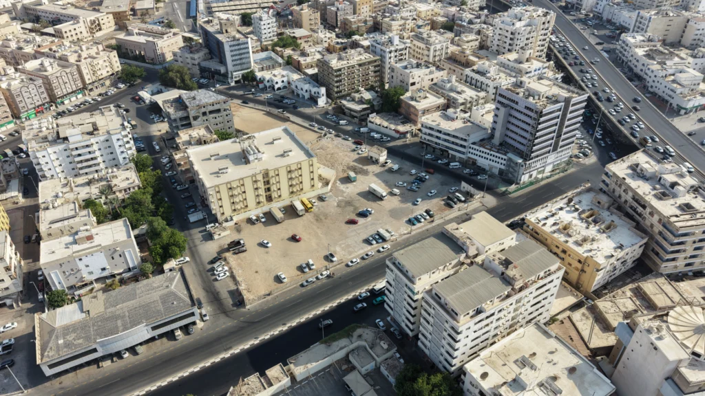 4-أرض سكنية 1604م2 بحي الشرفية
