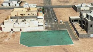 1-أرض سكنية 825م2 في حي ضاحية الملك فهد