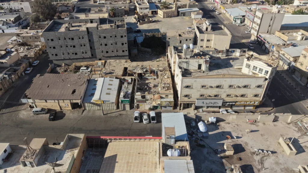 3-عمارة بحي العزيزية