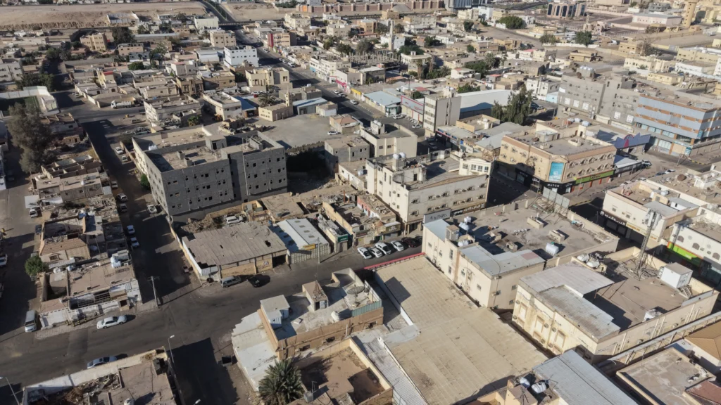 3-عمارة بحي العزيزية