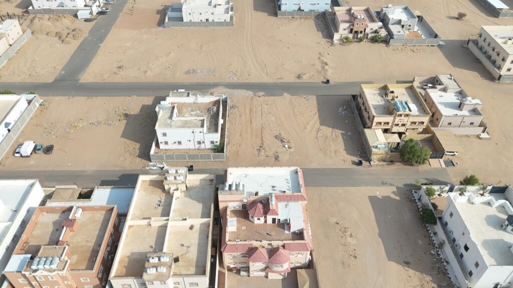 1-أرض سكنية – شرق المطار أ
