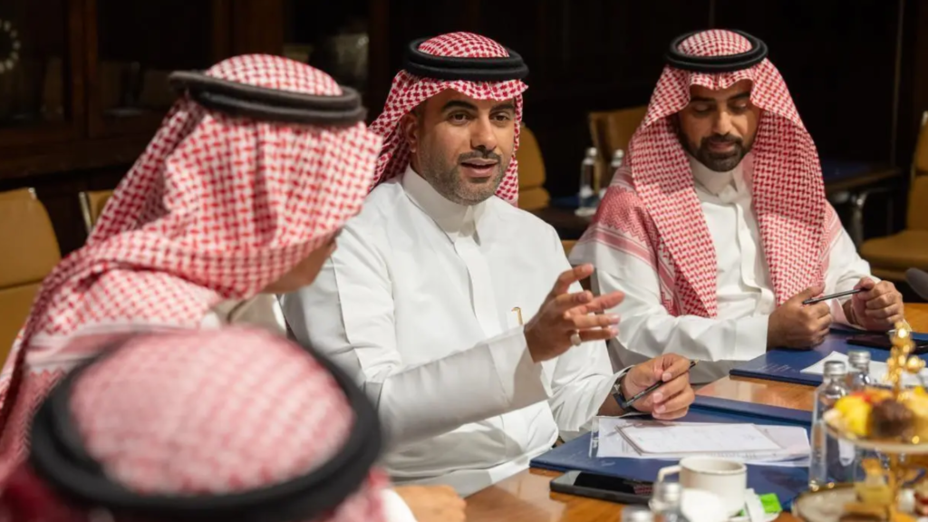 الرئيس التنفيذي لهيئة العقار يستعرض تطورات السوق أمام كُتّاب الرأي بالمنطقة الشرقية