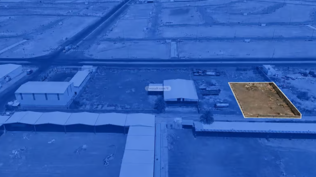 6-أرض مسورة 825م2 بحي العدل