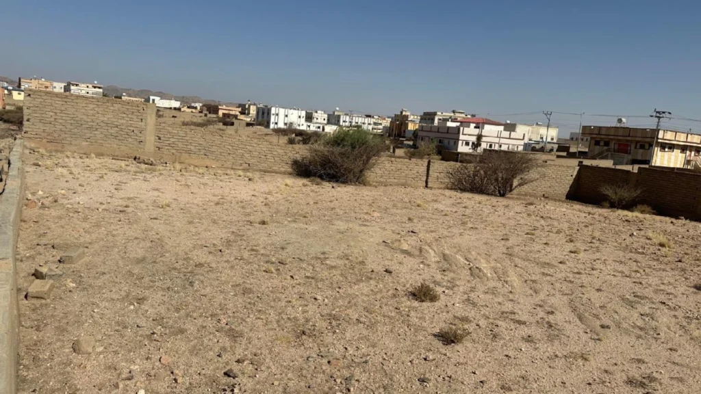 9- أرض سكنية بحي الشواحطه