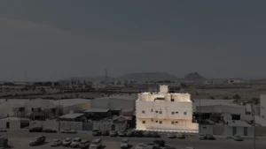 9- عمارة بحي العزيزية