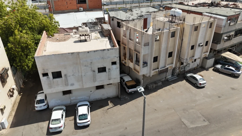 7-عمارة بحي العريض بمنطقة واقم