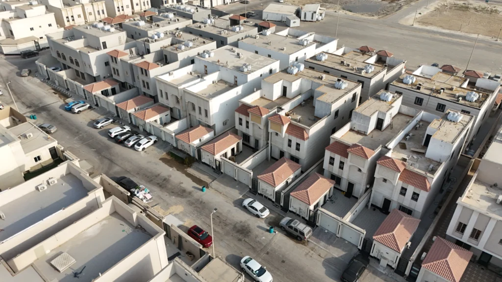 6- فيلا سكنية بمساحة 300 م² في مدينة الخبر