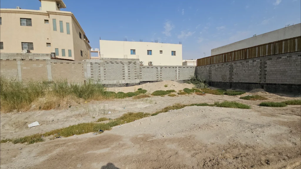 8-أرض سكنية بحي الصواري